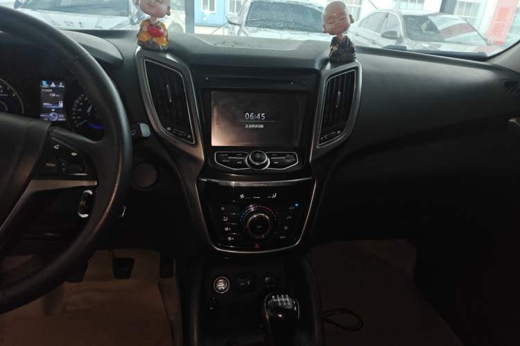 Used CHANGAN CS75 2014 2.0L Manual Luxury Version China V Standard
