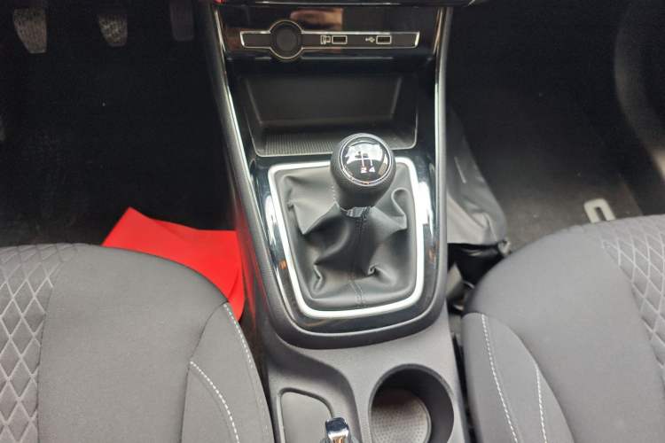 Used Roewe i5 2020 1.5L Manual 4G Connect Luxury Edition