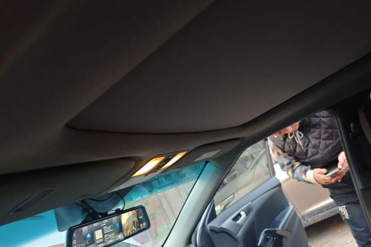 Used Hyundai Veloster 2012 1.6T Automatic Luxury Edition Headliner