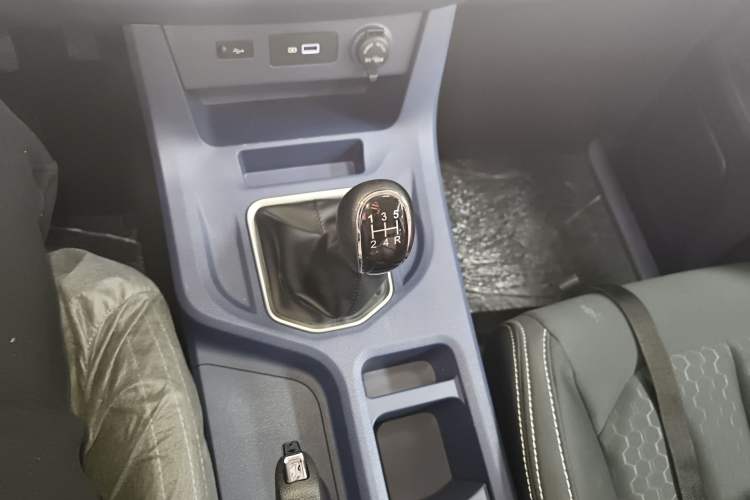 Used BAW Ruisheng Ace M7 2025 1.6L Manual Long Wheelbase Comfort Version 6/7 Seats
