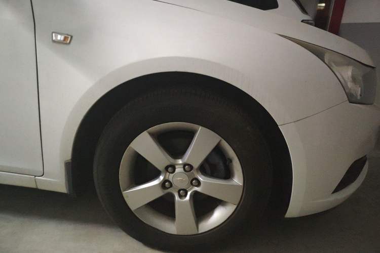 Used Chevrolet Cruze 2013 Hatchback 1.6L Manual Luxury Model
