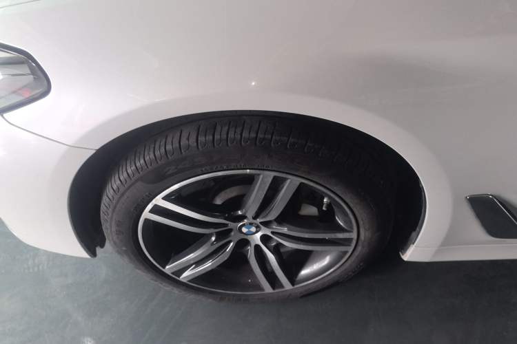 Used BMW 5 Series 2022 Second Facelift 530Li Leading Edition Luxury Package Exterior 4