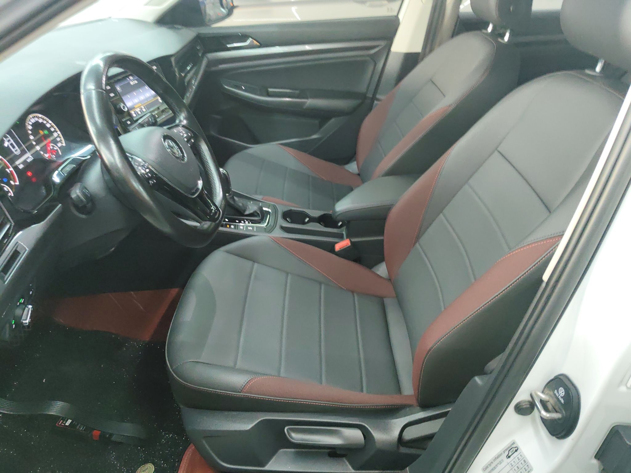 Interior delantero
