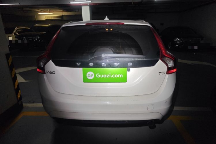 Used Volvo V60 2014 T5 Zhiyi Edition
