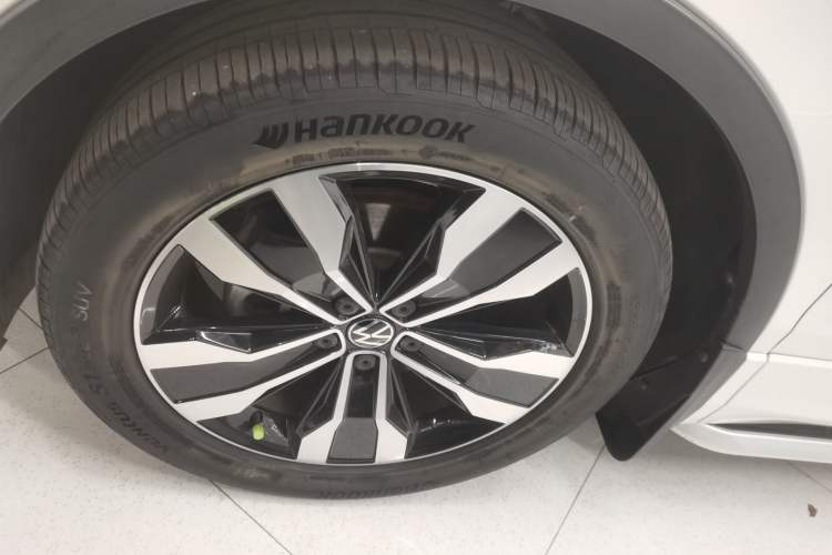 Used Volkswagen Tiguan L 2022 330TSI Automatic Two-Wheel Drive R-Line Enhanced Edition
