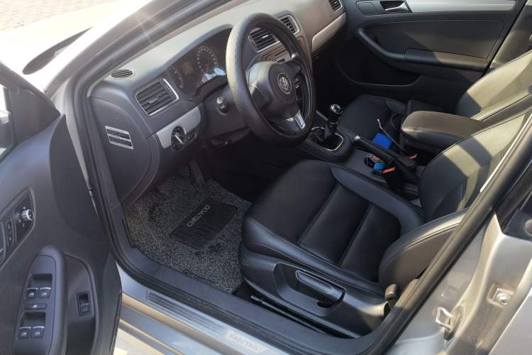 Used Volkswagen Sagitar 2014 1.6L Manual Comfort Model