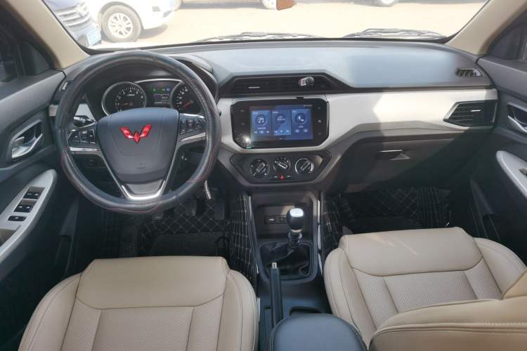 Used Wuling Hongguang 2021 1.5L Facelifted S Comfort Version with Electric Power Steering LAR Center Console