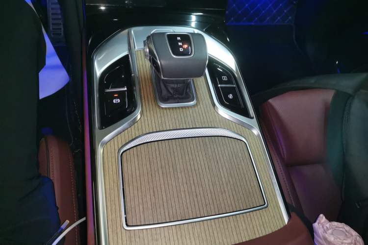 Used Hongqi E-HS9 2022 660 km Range Flagway Edition Six Seats