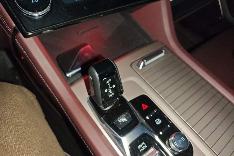 Used Lynk & Co 09 2021 2.0T Ultra 7-Seater
