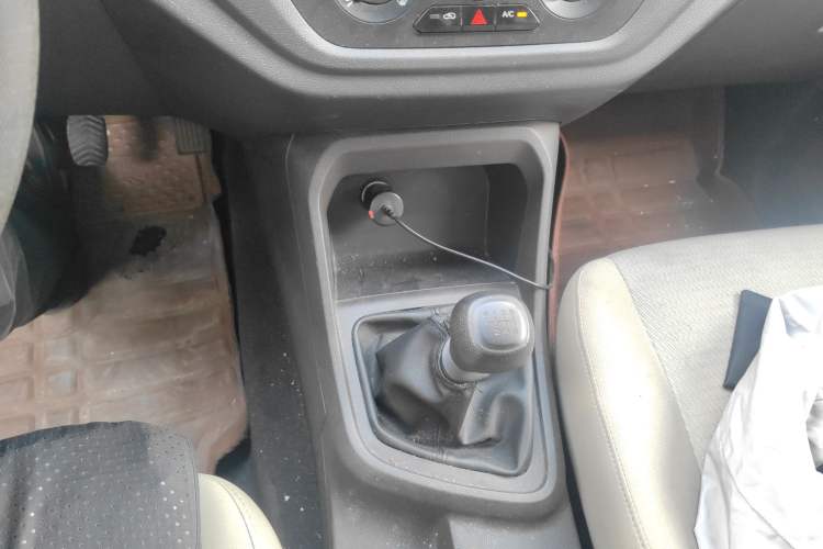 Used Wuling Hongguang V 2021 1.5L Jingqu Edition Enclosed-Window Vehicle LAR