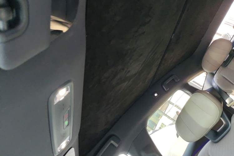 Used Lynk & Co Z10 2025 95 kWh 766 km Range Rear-Wheel Drive Max Headliner