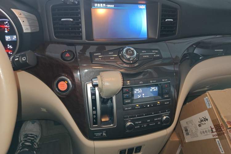 Used Nissan Quest 2015 3.5L SL Audio And AC Panel