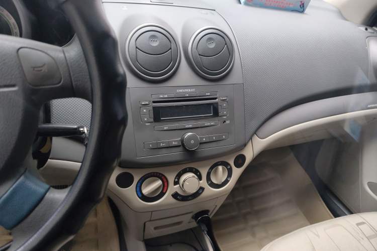 Used Chevrolet Lova 2010 1.4 MT Fengdu Version Audio And AC Panel