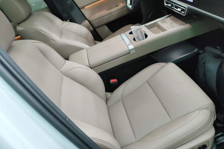 Used Li Auto L6 2025 Pro Smart Refresh Edition Right Front Seat