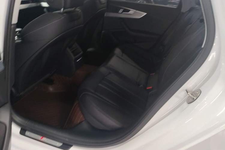 Used Audi A4L 2024 40 TFSI Fashion Dynamic Model Left Rear Seat