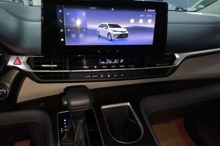 Used Toyota Granvia 2024 2.5L Hybrid Comfort Edition