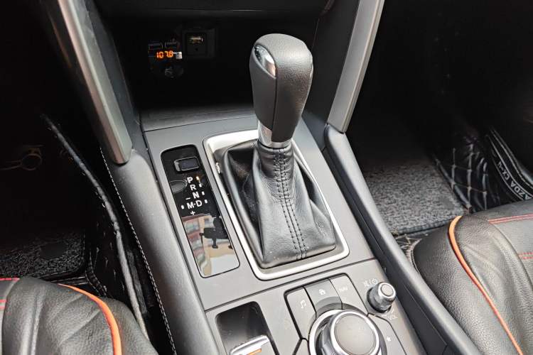 Used Mazda CX-4 2018 2.0L Automatic Two-Wheel Drive Blue Sky Dynamic Version China VI Standard Gear Lever