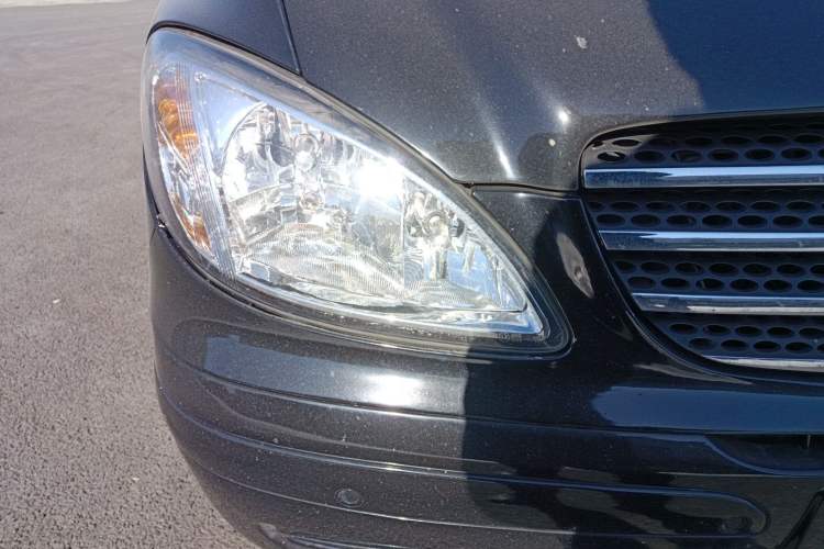 Used Mercedes-Benz Viano 2011 2.5L Prestige Edition
