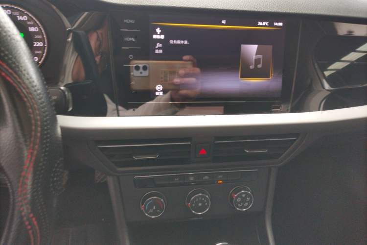 Used Volkswagen Lavida 2021 1.5L Automatic Comfort Edition Audio And AC Panel