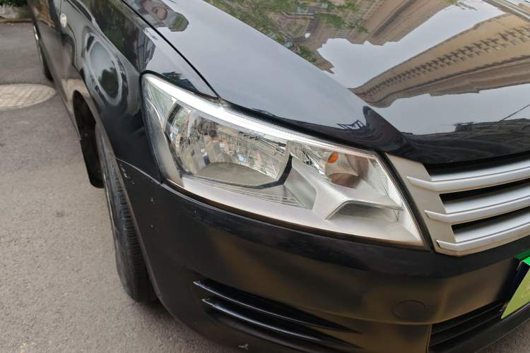 Used Volkswagen Santana 2013 1.6L Manual Fashion Edition Right Front Headlight