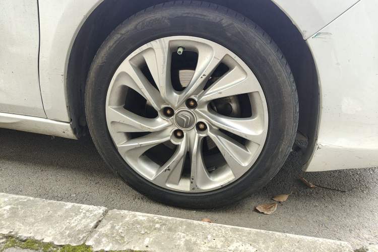 Used Citroen C4L 2014 1.6THP Intelligent Drive Automatic Dynamic Model Right Front Wheel Hub