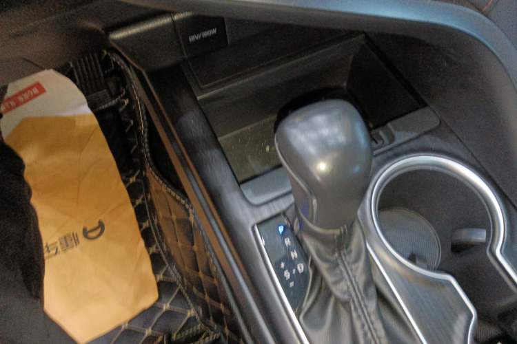 Used Toyota Camry 2023 Dual-Motor 2.5 HGVP Leading Edition Gear Lever