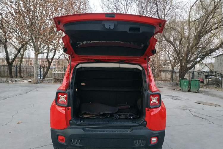 Used Jeep Renegade 2019 220T Automatic Leading Edition