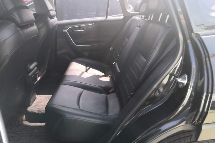 Used Toyota Wildlander 2020 2.0L CVT 4x4 Luxury Edition