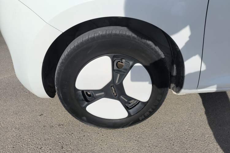 Used CHANGAN NEVO Lumin 2022 155 km – Refreshingly Sweet Edition Left Front Wheel Hub