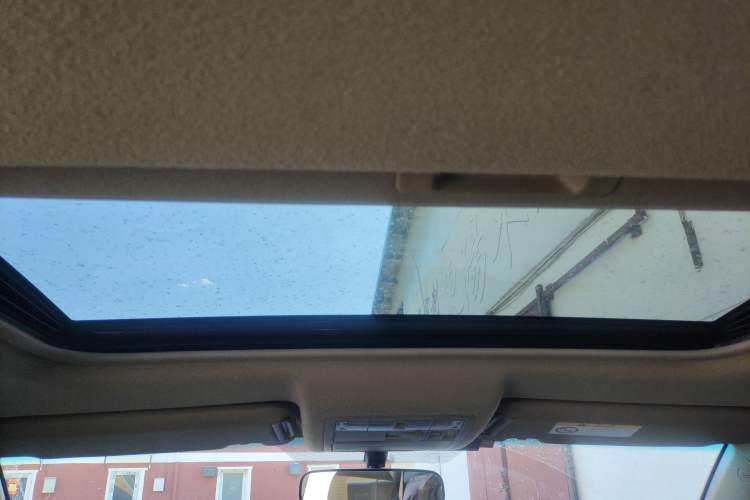 Used Toyota Highlander 2012 2.7L Two-Wheel Drive 7-Seater Luxury Edition Headliner