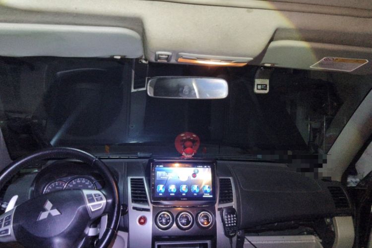 Used Mitsubishi Pajero Sport 2013 3.0L Automatic 4x4 Flagship Edition Headliner