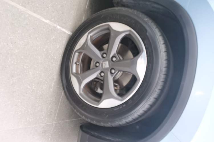 Used Baojun RM-5 2019 1.5T CVT 24-Hour Online Premium Version 7 Seats Right Front Wheel Hub