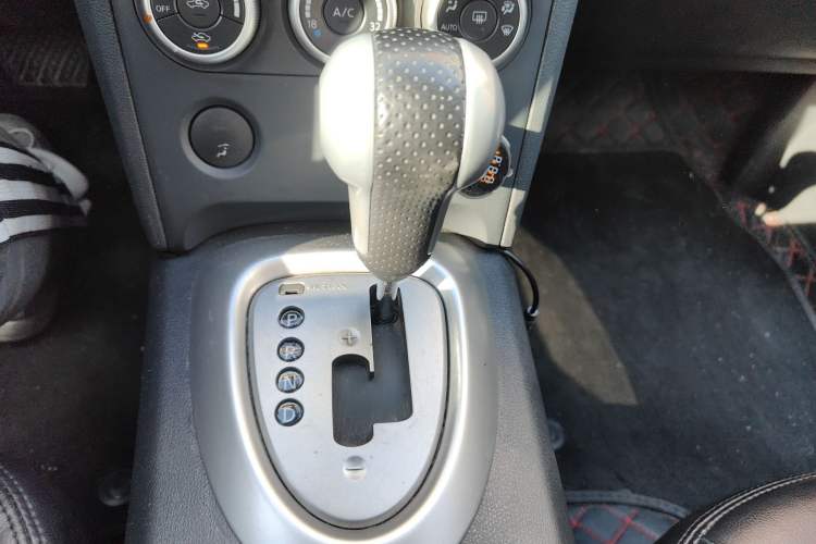Used Nissan Qashqai 2011 2.0 XV Lea CVT 2WD Gear Lever