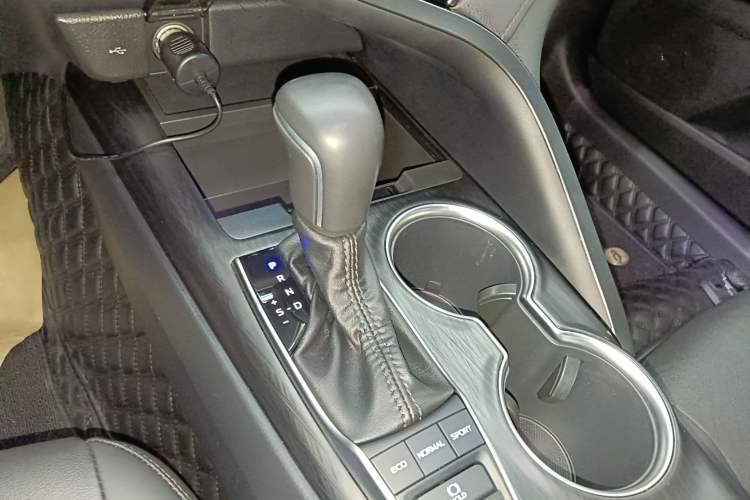 Used Toyota Camry 2021 2.5G Luxury Edition
