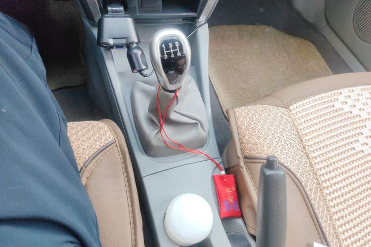 Used Soueast V3 Lingyue 2011 1.5L Manual Upgrade Edition Gear Lever