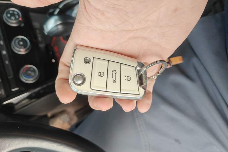 Used Volkswagen T-ROC 2022 280TSI DSG Two-Wheel Drive Comfort PLUS