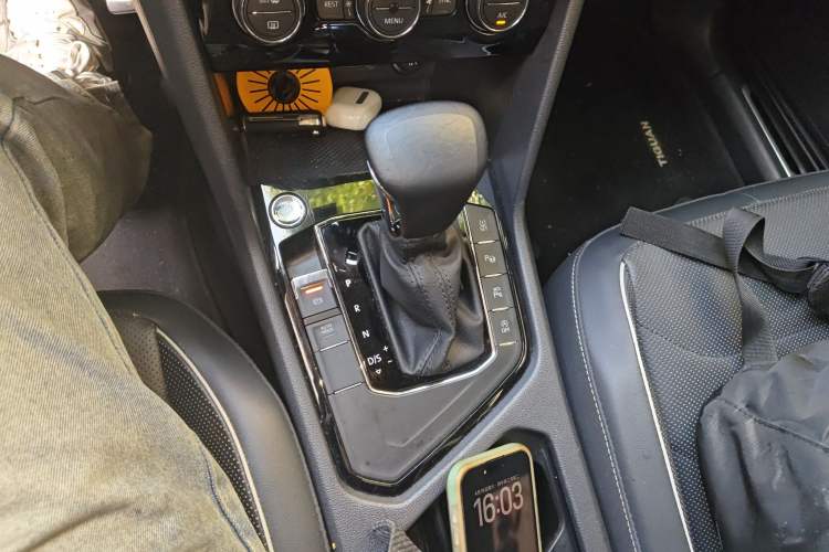 Used Volkswagen Tiguan L 2021 330TSI Automatic Two-Wheel Drive R-Line Flagship Edition
