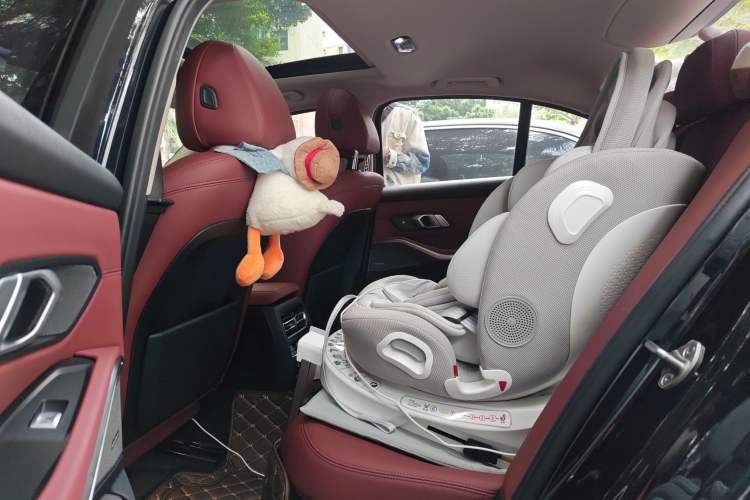 Used BMW 3 Series 2022 325i M Sport Night Edition Package Left Rear Seat