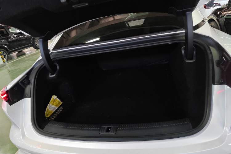 Used IM L7 2022 Dynamic Model Trunk