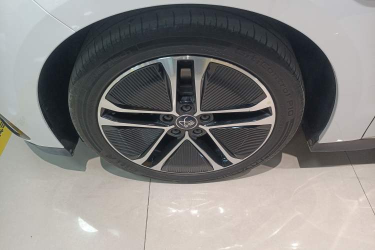 Used BYD Han 2023 EV Champion Edition 605KM Front-Drive Premium Model Left Front Wheel Hub