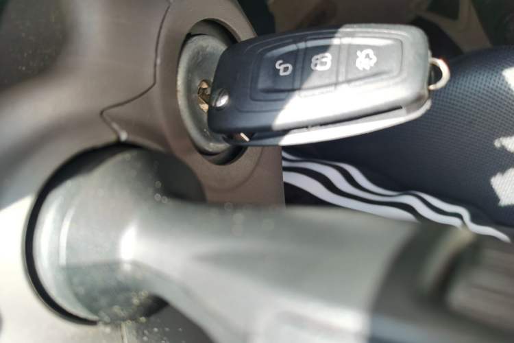 Used Ford Fiesta 2011 Hatchback 1.5L Automatic Fashion Edition Vehicle Key