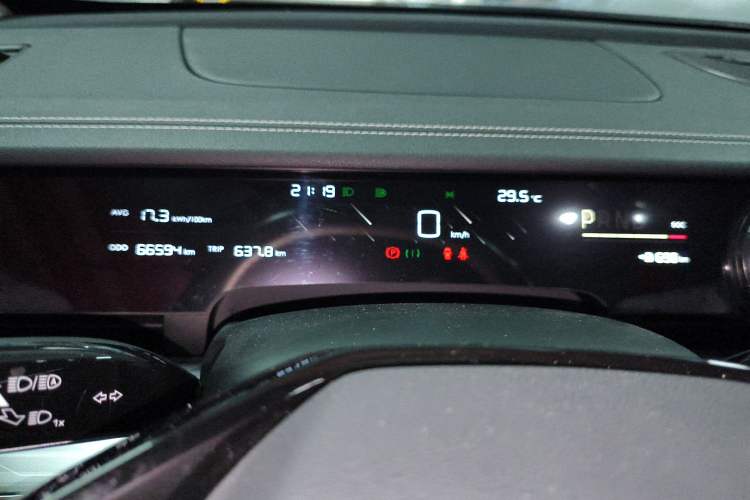 Used NETA S 2022 Pure Electric 715 km Range Rear-Wheel Drive Mid-Range Version
