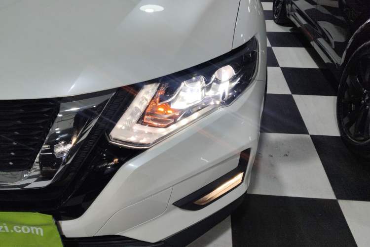 Used Nissan X-Trail 2022 2.0L Two-Wheel Drive Smart Connect Premium Edition