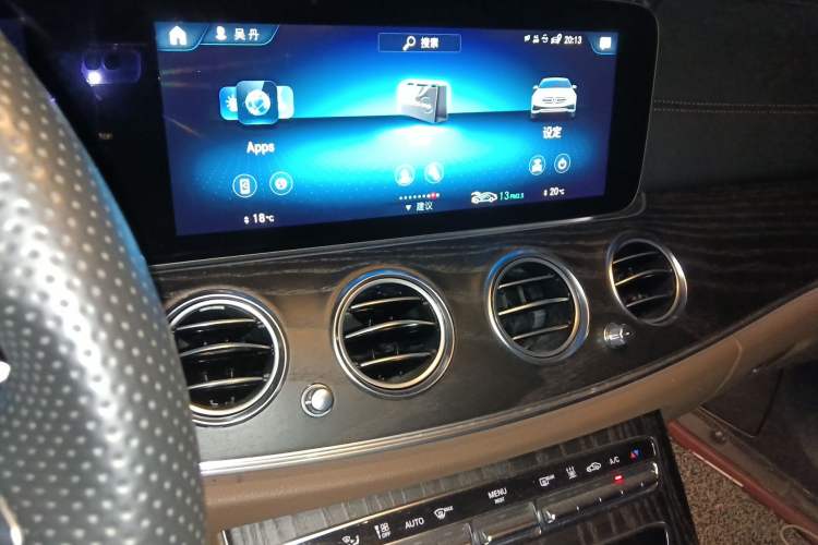 Used Mercedes-Benz E-Class New Energy 2022 E 350 e L Plug-in Hybrid Sports Sedan Audio And AC Panel