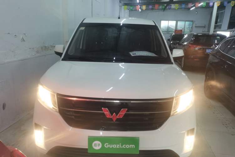 Used Wuling Hongguang PLUS 2019 1.5T Manual Comfort Version 7 Seats Front