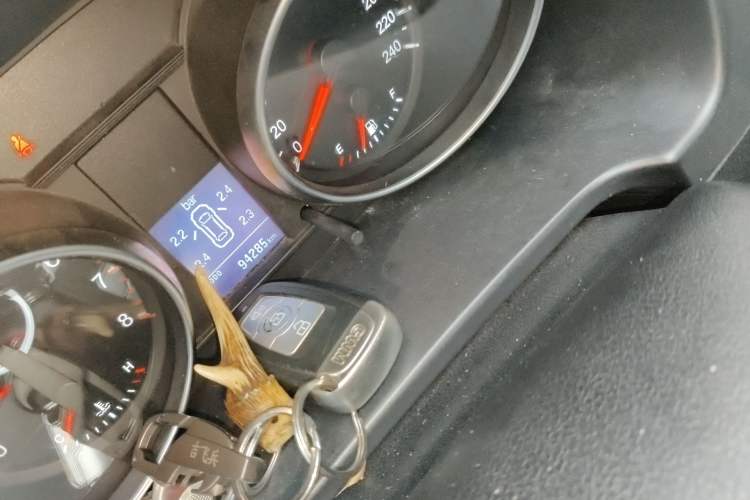 Used Haval H6 2015 Upgraded Model 1.5T Manual Two-Wheel Drive Urban Version Vehicle Key