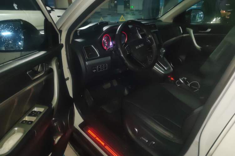 Used Haval H6 2015 Sport Edition 1.5T Automatic Two-Wheel Drive Luxury Model