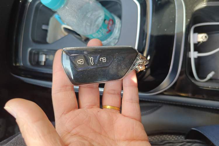 Used Volkswagen ID.4 CROZZ 2021 Long-Range Lite PRO Two-Wheel Drive Version Vehicle Key