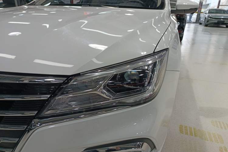 Used Roewe i5 2020 1.5L Automatic 4G Connect Luxury Flagship Edition
