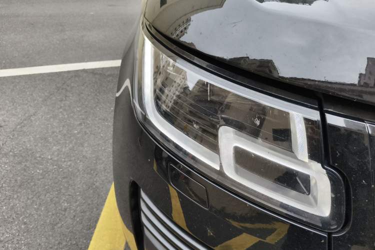 Used Land Rover Range 2019 3.0 SCV6 Legacy Edition Right Front Headlight